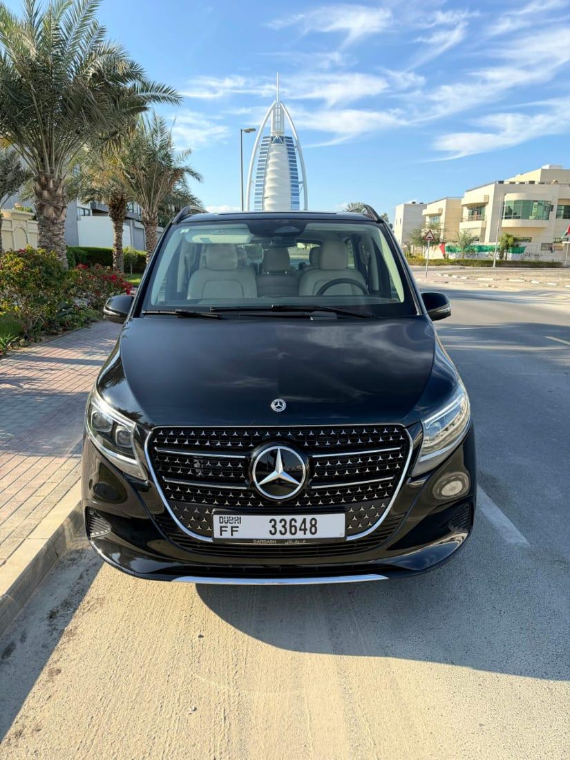 Mercedes V300 premium image