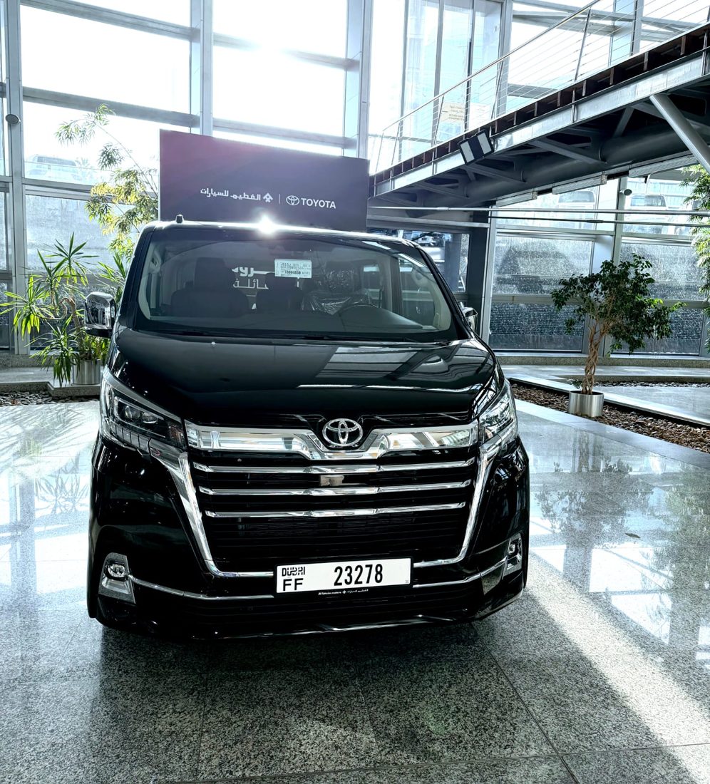 Toyota Granvia premium image